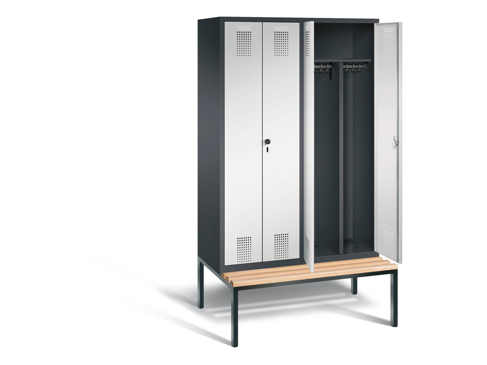 Spind nach Arbeitsstättenrichtlinien S3000 Evolo mit Sitzbankuntergestell - für 2 Personen 4x300mm Abteilbreite