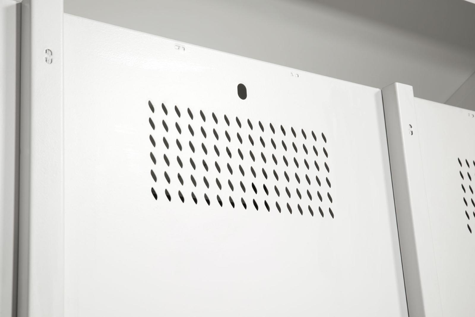 Spind Cambio doppelstöckig- 3 Abteilen 300mm Abteilbreite