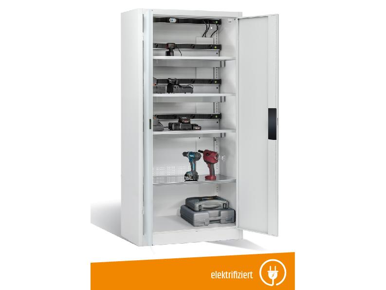 Flügeltürschrank mit Elektrifizierung mit 15 Steckdosen